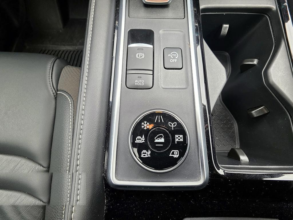 Nissan Pathfinder SL 4WD 2023