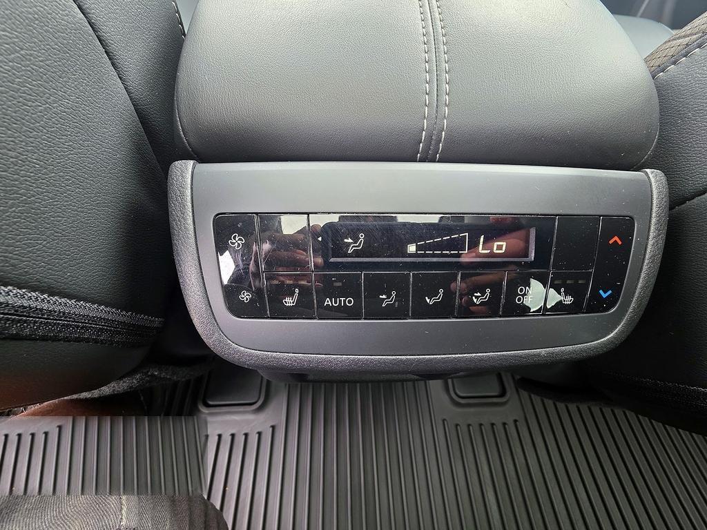 Nissan Pathfinder SL 4WD 2023