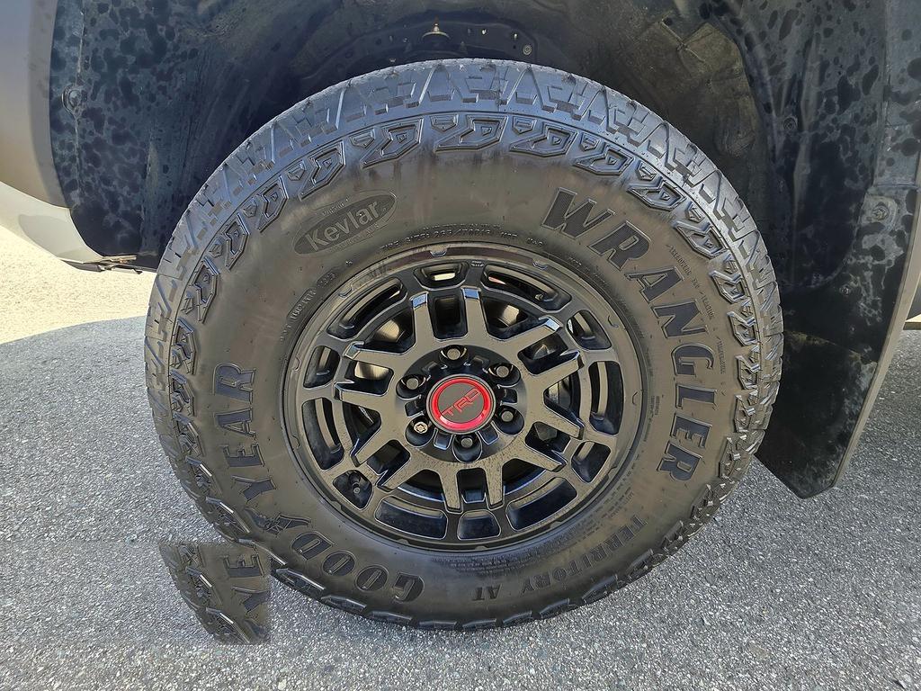 Toyota Tacoma 4WD TRD Off Road Double Cab 5' Bed V6 MT (Natl) 2023