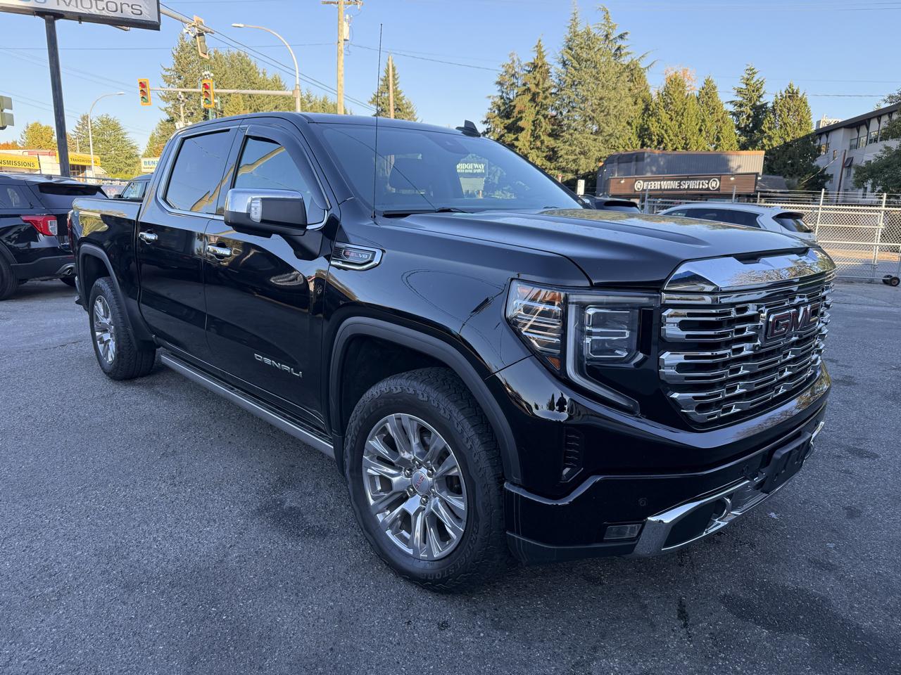 GMC Sierra 1500 4WD Crew Cab 147" Denali 2023
