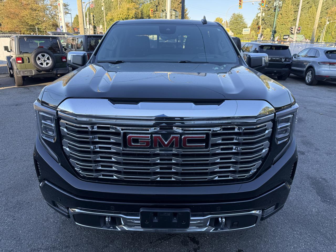 GMC Sierra 1500 4WD Crew Cab 147" Denali 2023