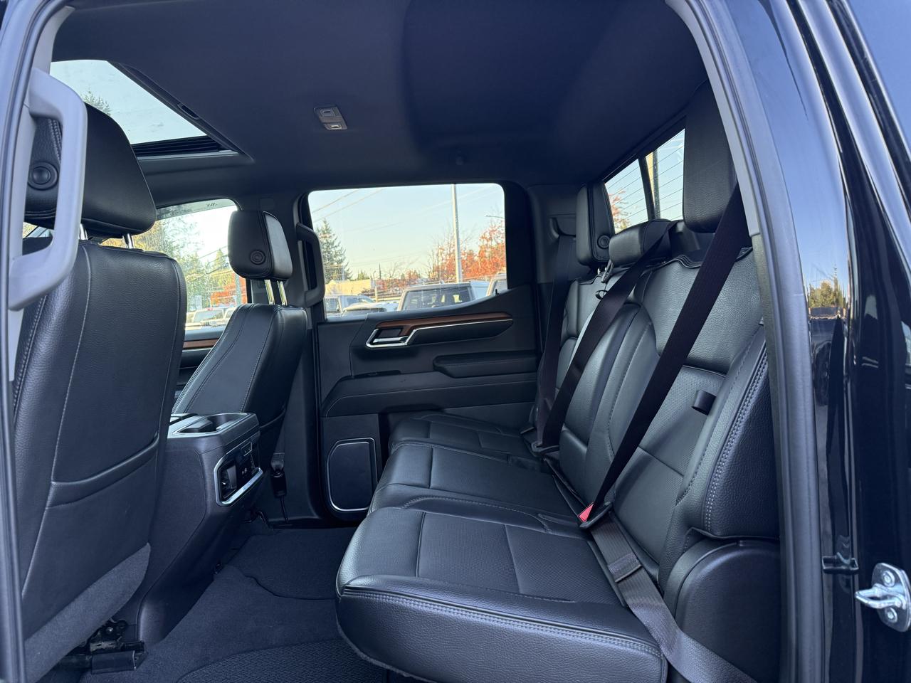 GMC Sierra 1500 4WD Crew Cab 147" Denali 2023