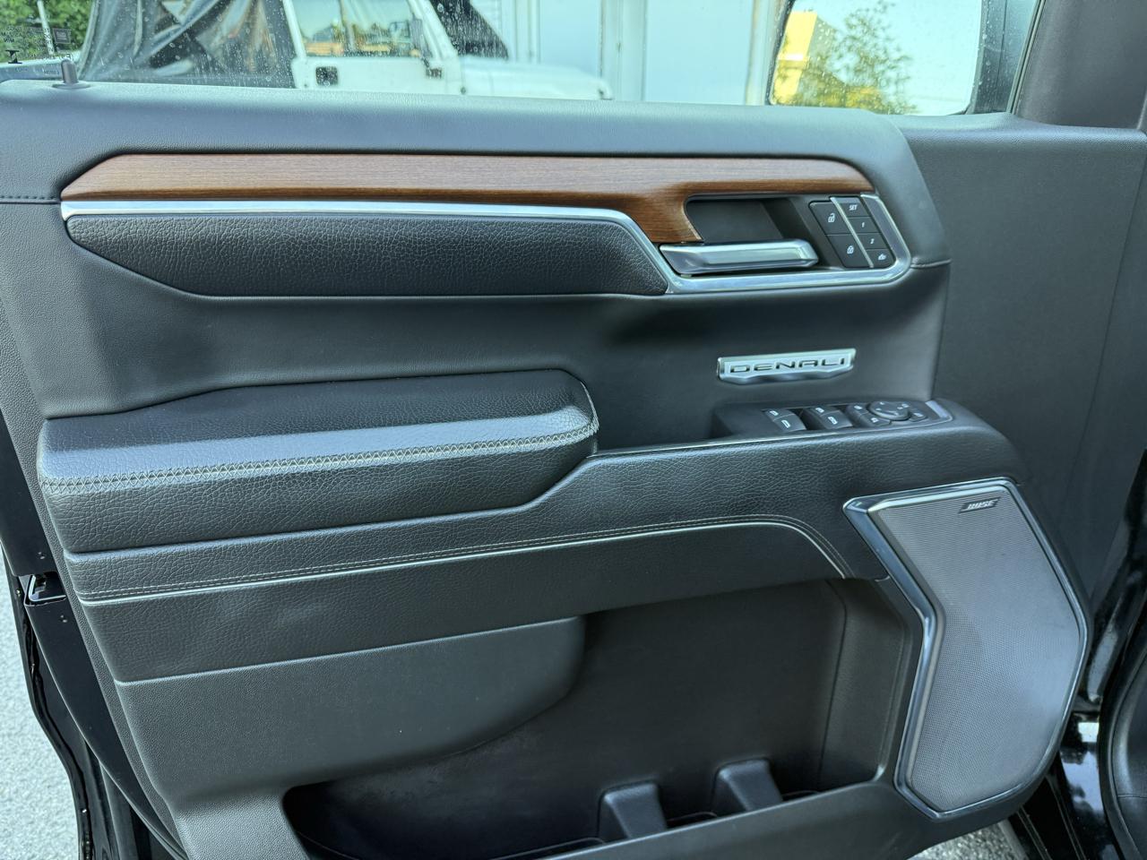 GMC Sierra 1500 4WD Crew Cab 147" Denali 2023