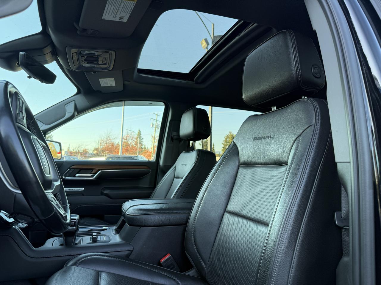 GMC Sierra 1500 4WD Crew Cab 147" Denali 2023