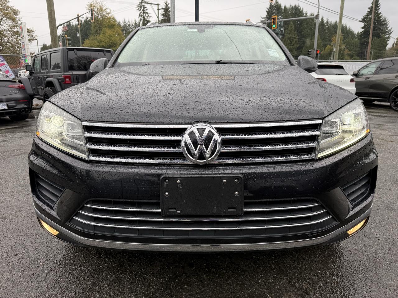 Volkswagen Touareg V6 Sport w/Technology 2017