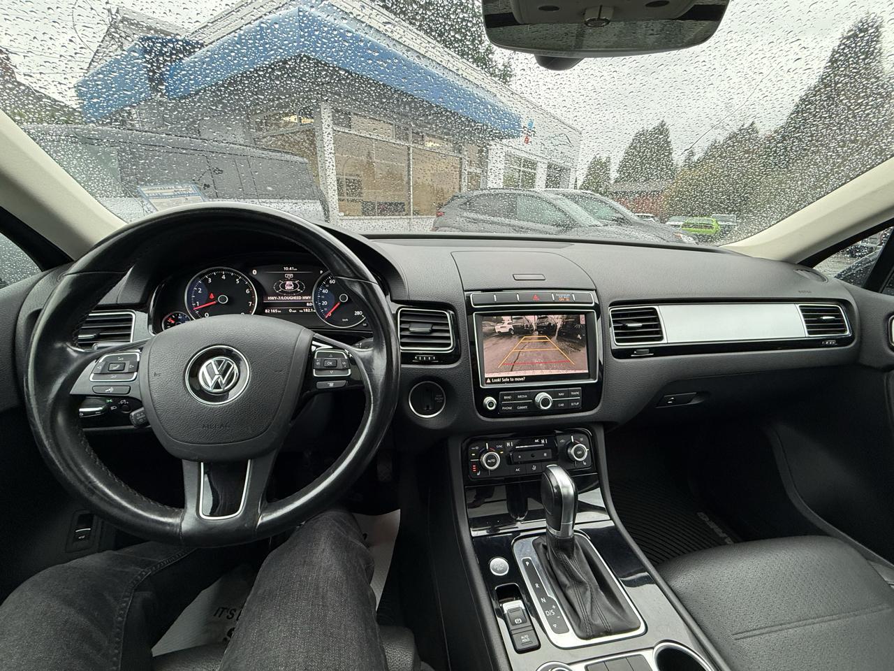 Volkswagen Touareg V6 Sport w/Technology 2017