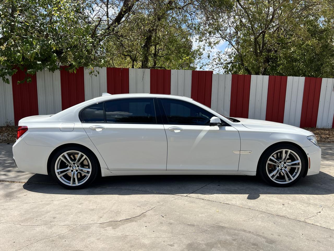 BMW 7-Series 750Li 2015