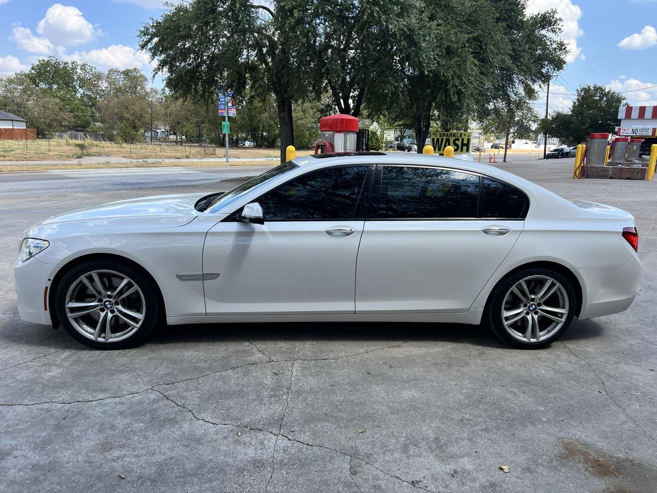 BMW 7-Series 750Li 2015