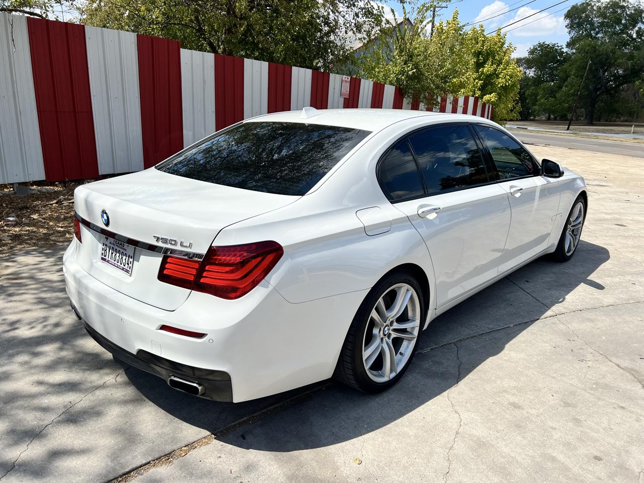 BMW 7-Series 750Li 2015