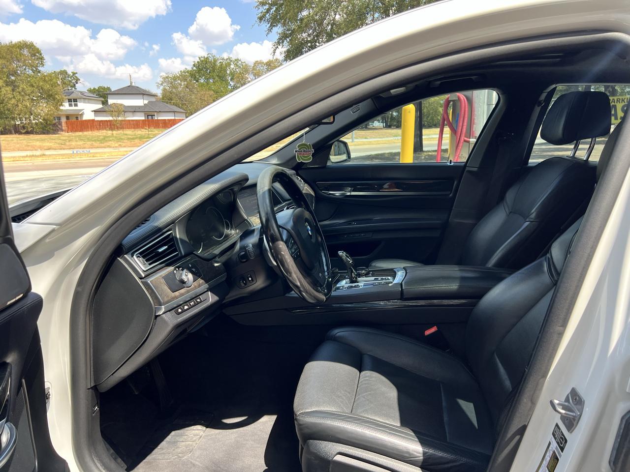 BMW 7-Series 750Li 2015