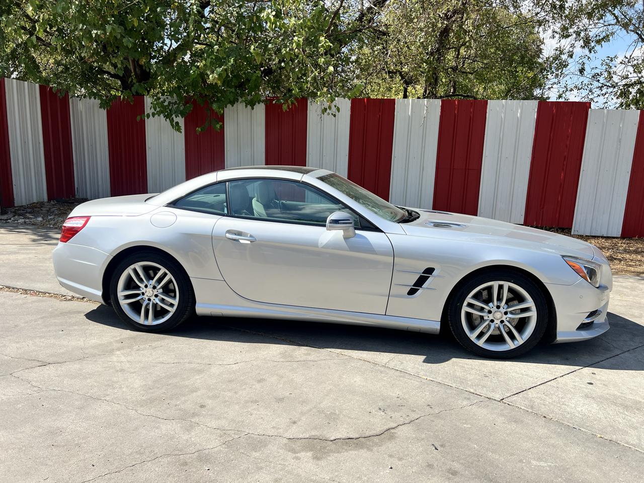 Mercedes-Benz SL-Class SL550R 2013