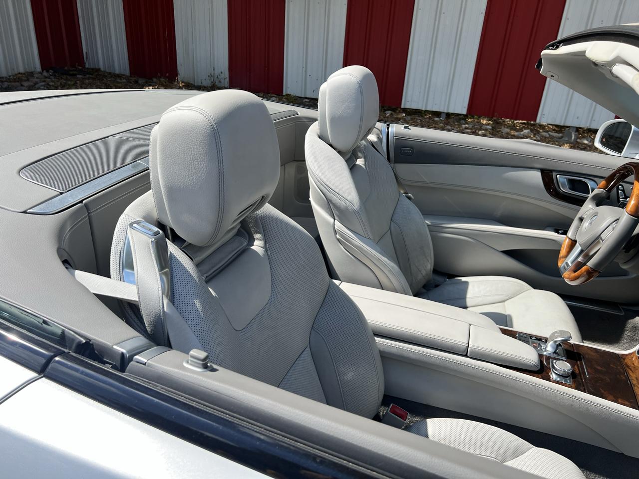 Mercedes-Benz SL-Class SL550R 2013