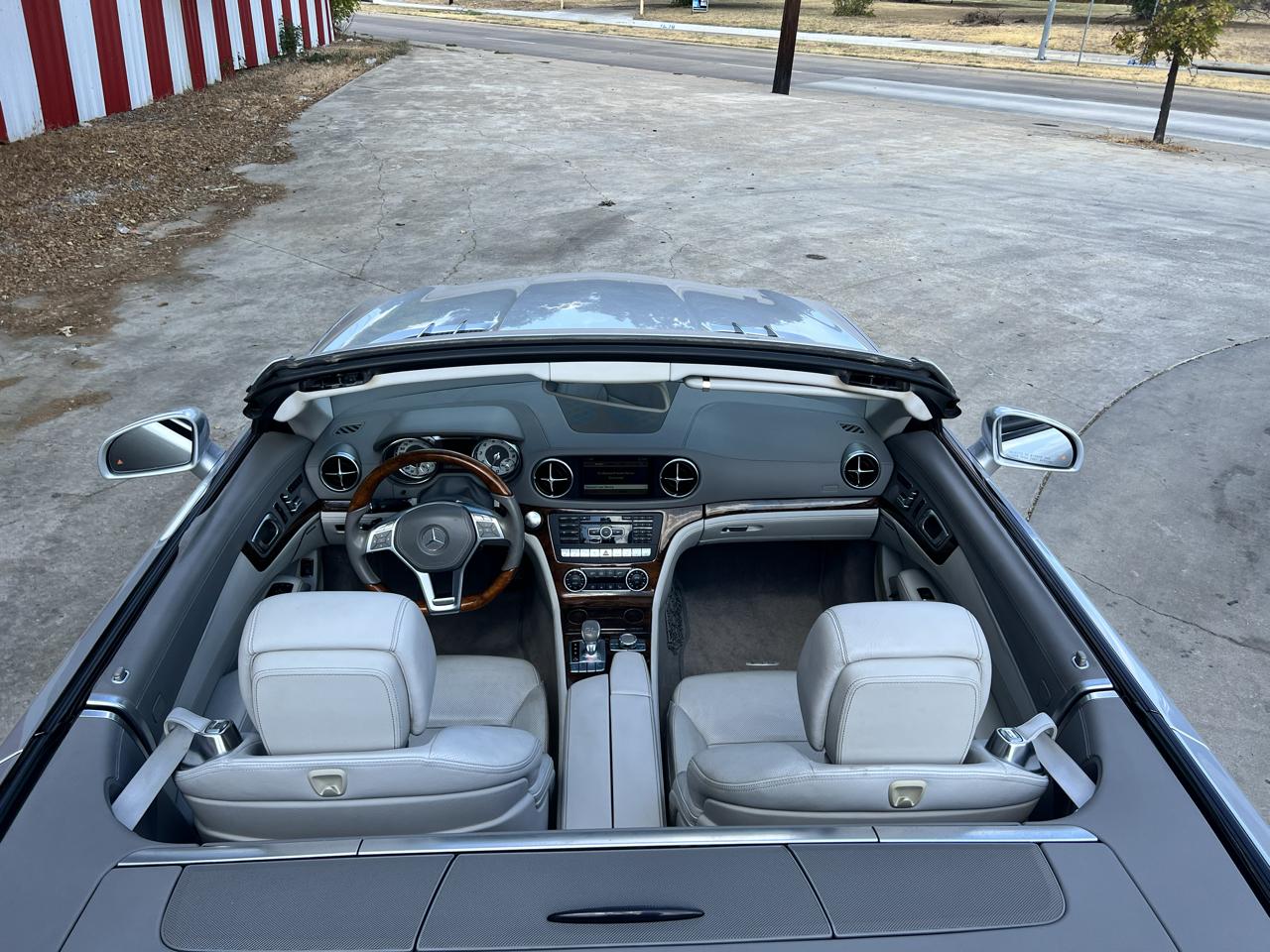 Mercedes-Benz SL-Class SL550R 2013