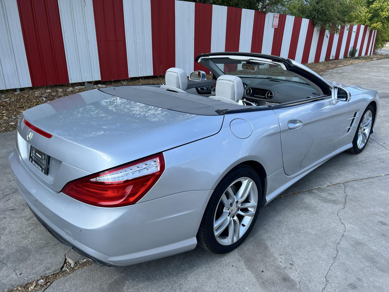 Mercedes-Benz SL-Class SL550R 2013