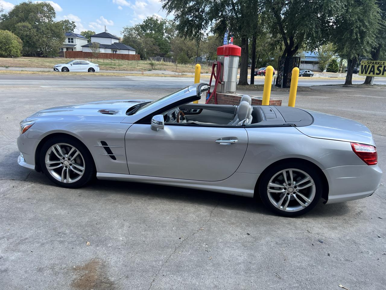Mercedes-Benz SL-Class SL550R 2013