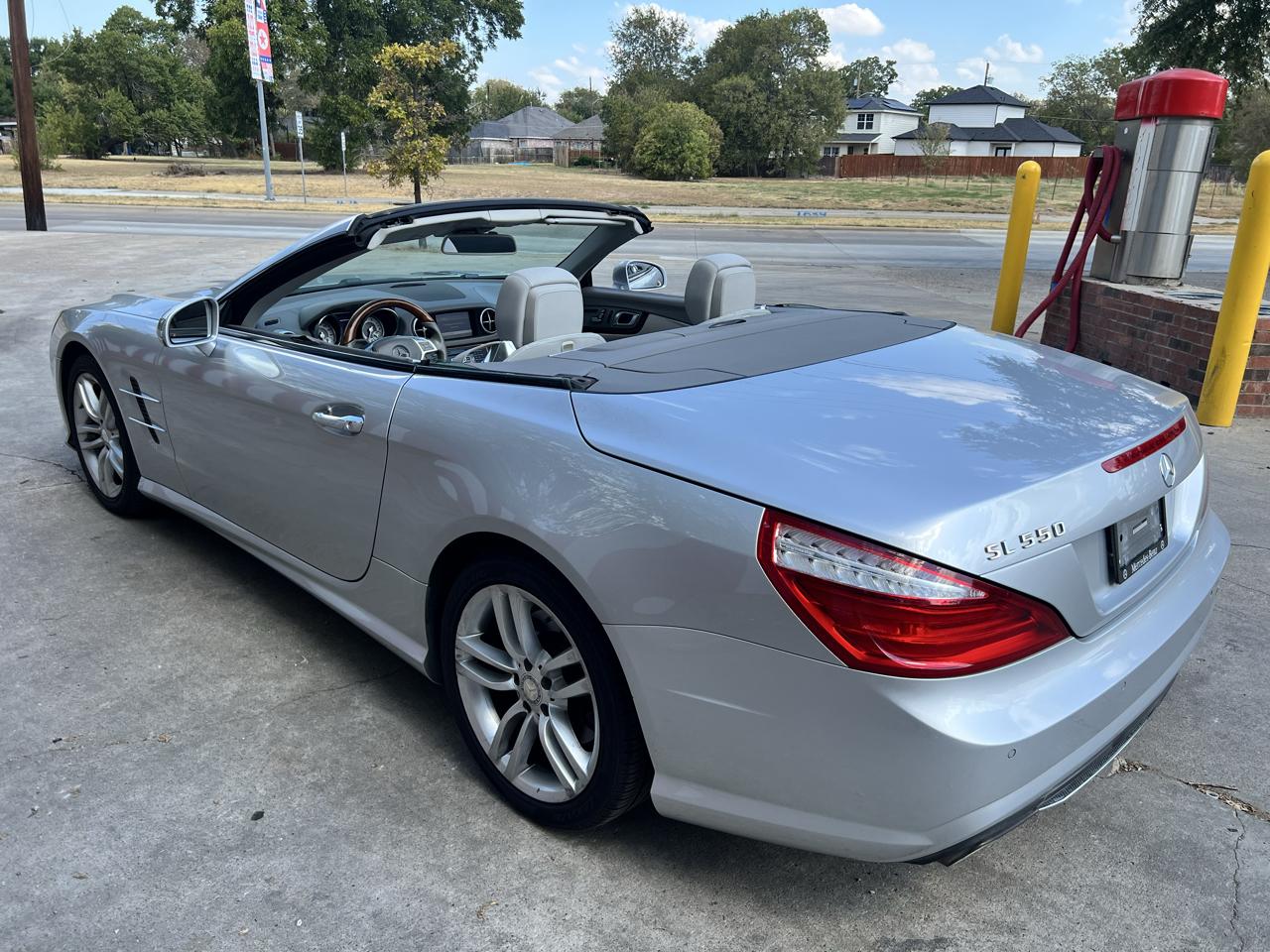 Mercedes-Benz SL-Class SL550R 2013