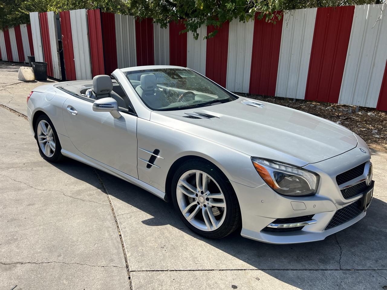 Mercedes-Benz SL-Class SL550R 2013