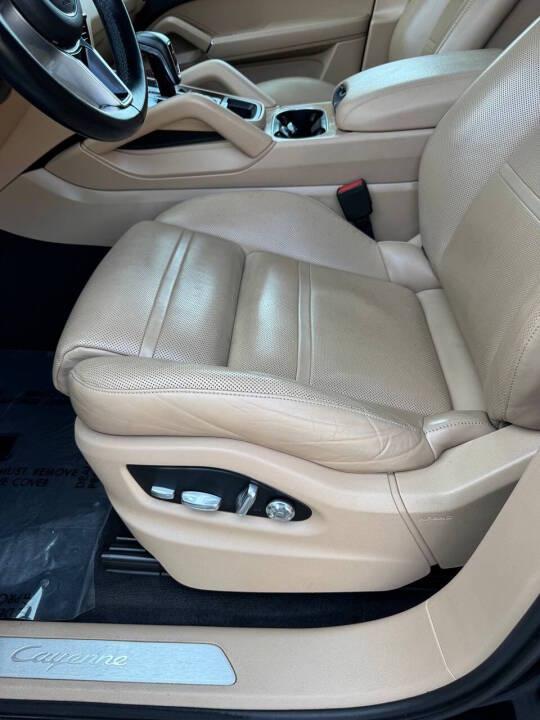 Porsche Cayenne Base 2019