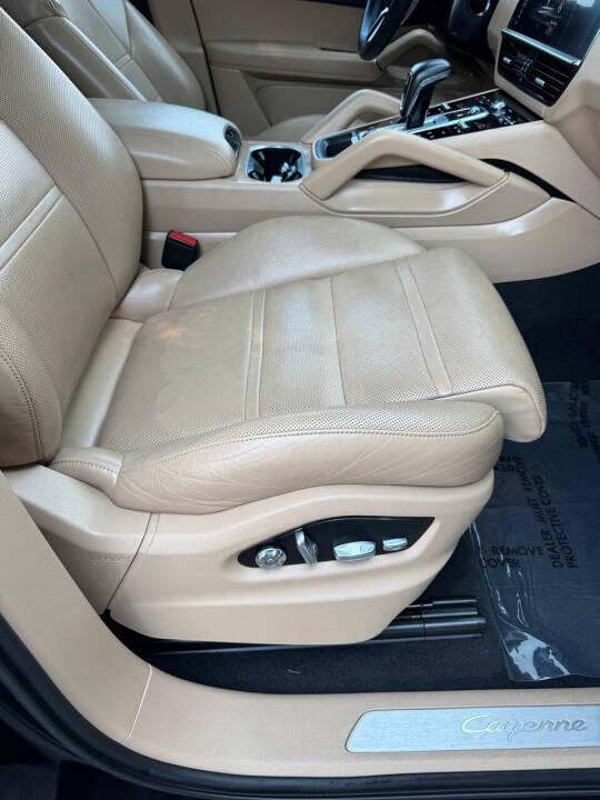 Porsche Cayenne Base 2019