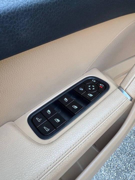 Porsche Cayenne Base 2019