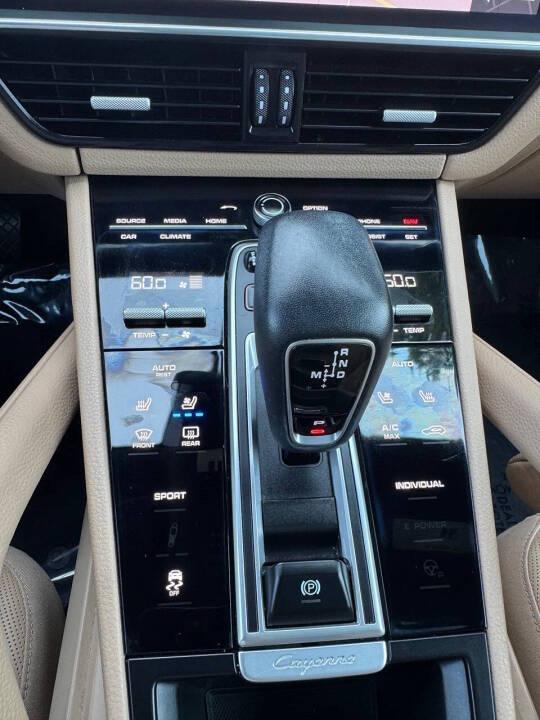 Porsche Cayenne Base 2019