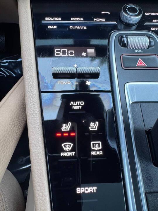 Porsche Cayenne Base 2019