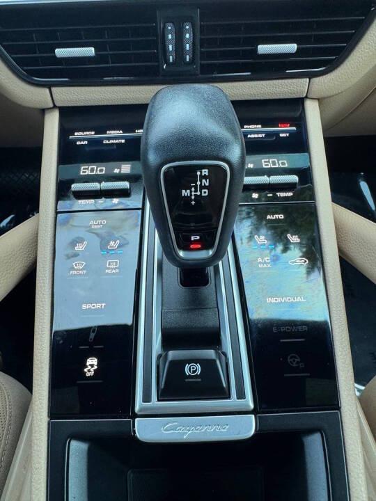 Porsche Cayenne Base 2019