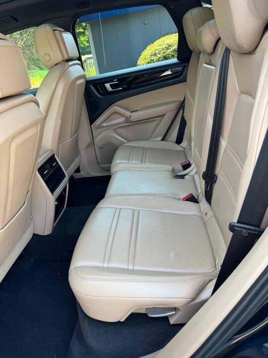 Porsche Cayenne Base 2019