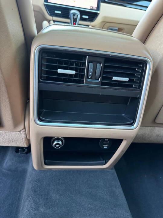 Porsche Cayenne Base 2019