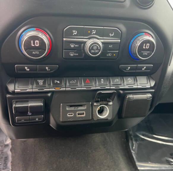 Chevrolet Silverado 2500HD LT Crew Cab Long Box 4WD 2020