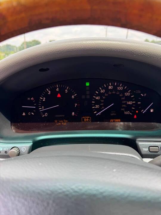 Lexus LS 430 Sedan 2005