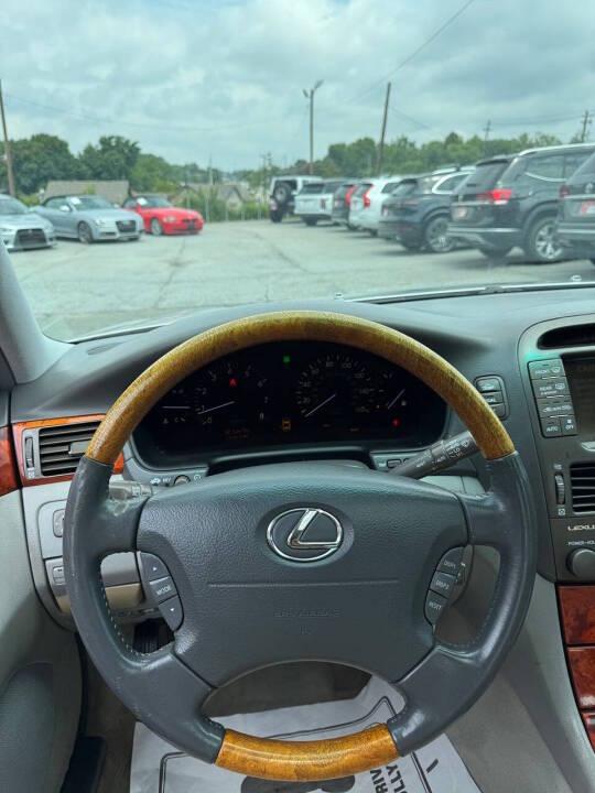 Lexus LS 430 Sedan 2005