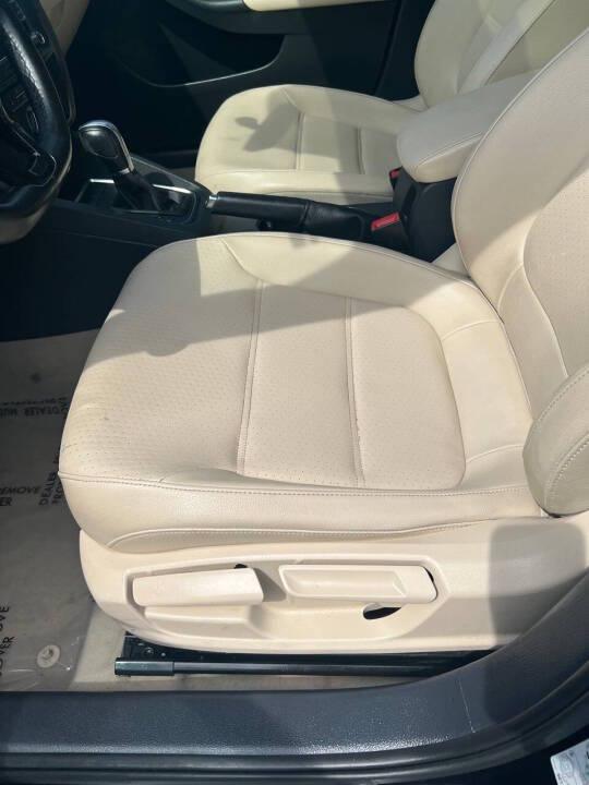 Volkswagen Jetta SE 6A 2015