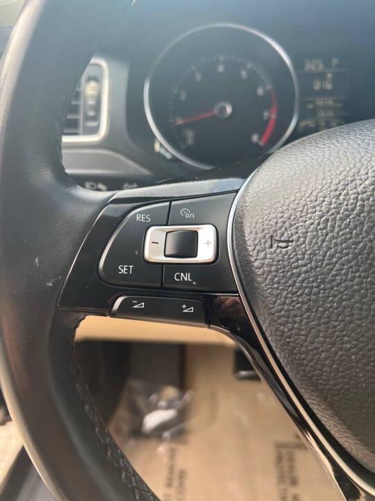 Volkswagen Jetta SE 6A 2015