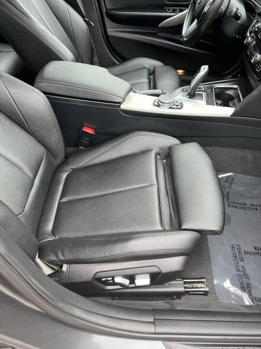 BMW 3-Series 320i xDrive Sedan 2017