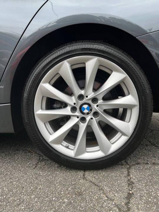 BMW 3-Series 320i xDrive Sedan 2017