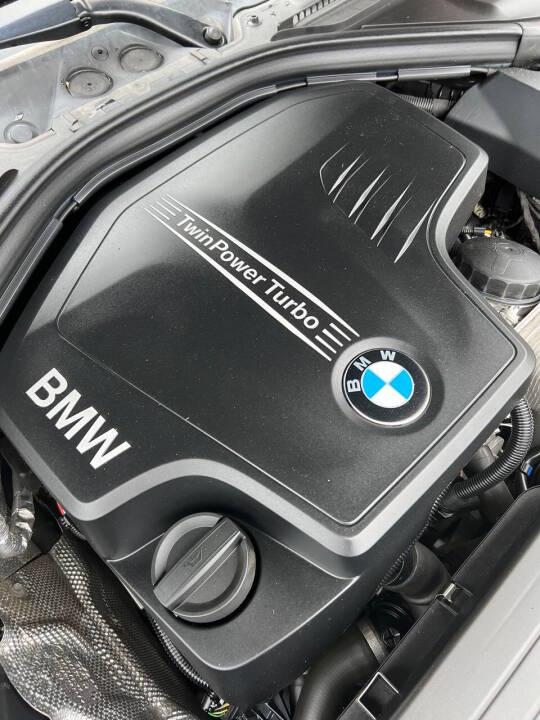 BMW 3-Series 320i xDrive Sedan 2017