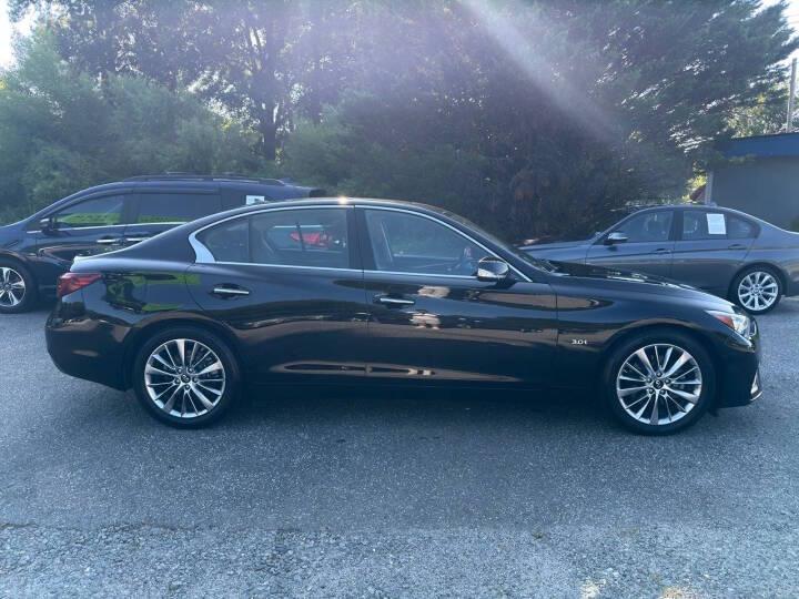 Infiniti Q50 3.0t LUXE 2019