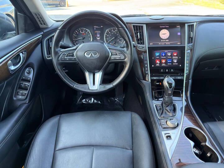 Infiniti Q50 3.0t LUXE 2019