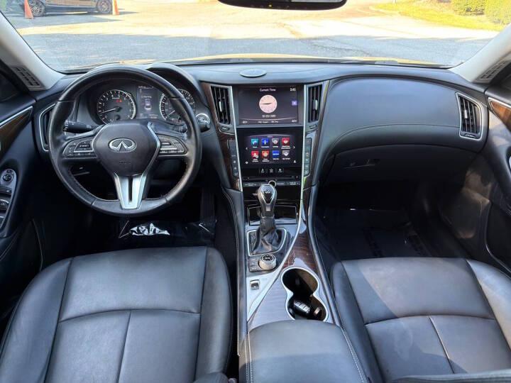 Infiniti Q50 3.0t LUXE 2019