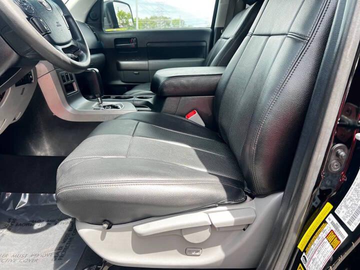 Toyota Tundra Tundra-Grade CrewMax 5.7L FFV 4WD 2013