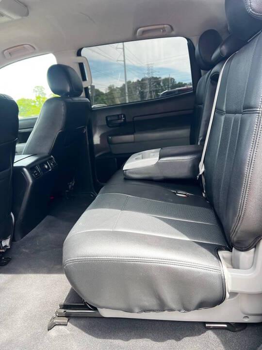 Toyota Tundra Tundra-Grade CrewMax 5.7L FFV 4WD 2013