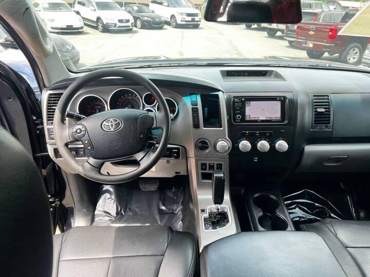 Toyota Tundra Tundra-Grade CrewMax 5.7L FFV 4WD 2013