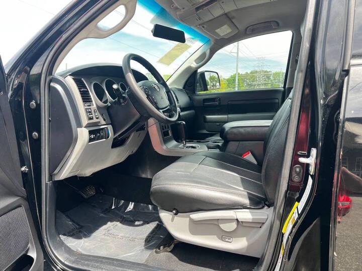 Toyota Tundra Tundra-Grade CrewMax 5.7L FFV 4WD 2013