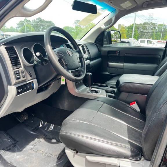 Toyota Tundra Tundra-Grade CrewMax 5.7L FFV 4WD 2013