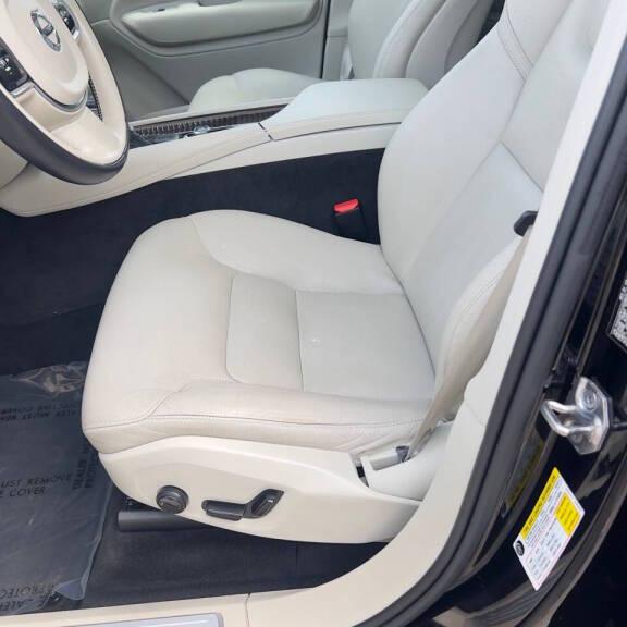 Volvo XC90 T6 Momentum AWD 2018