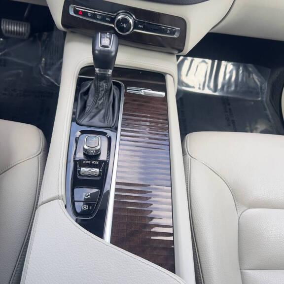 Volvo XC90 T6 Momentum AWD 2018