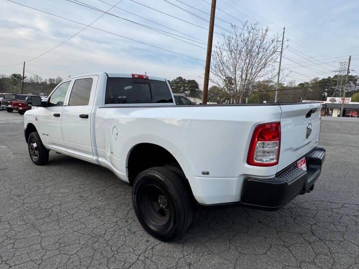RAM 3500 Tradesman Crew Cab 4WD DRW 2022