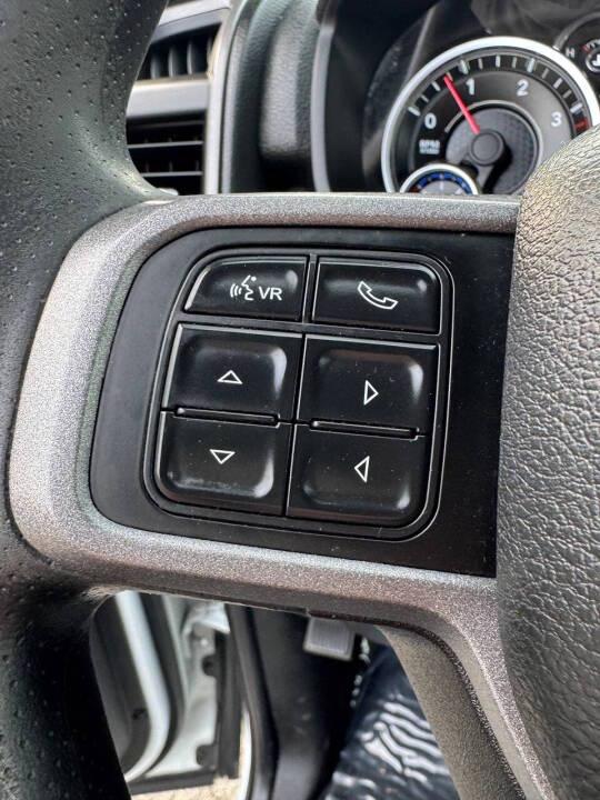 RAM 3500 Tradesman Crew Cab 4WD DRW 2022