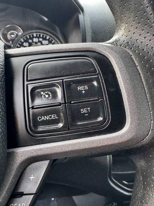 RAM 3500 Tradesman Crew Cab 4WD DRW 2022